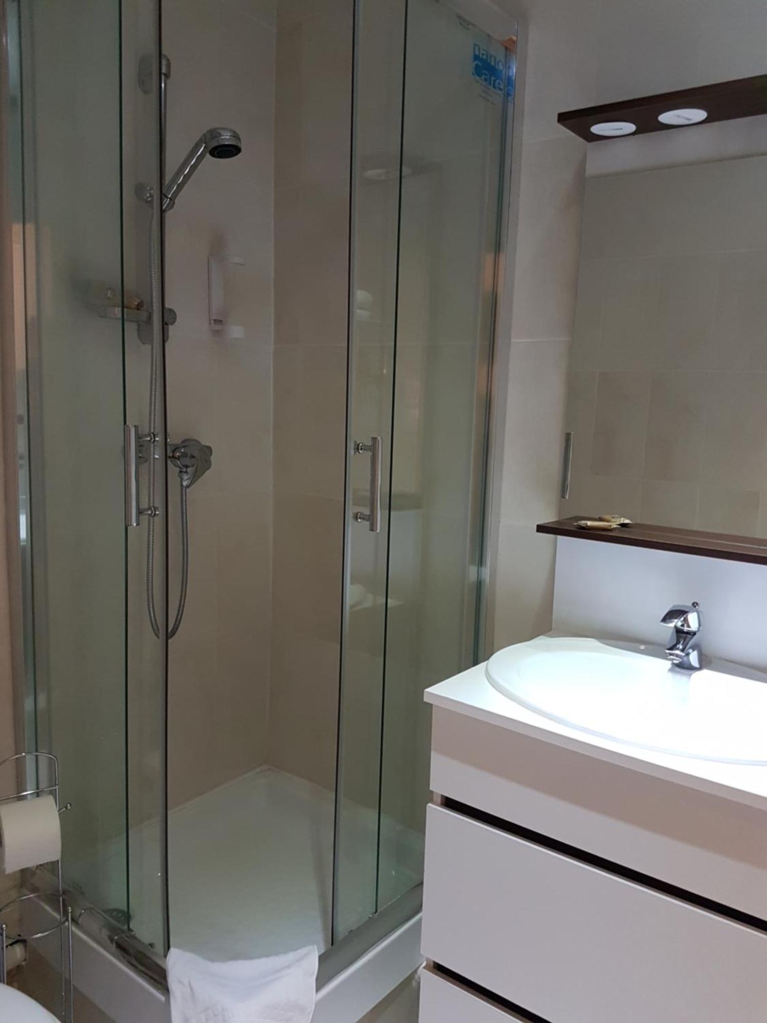 Nevers Hotel מראה חיצוני תמונה